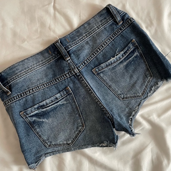 👖Dark wash denim low rise shorts // FREE PEOPLE size: w24 // GOOD condition - Picture 4 of 4